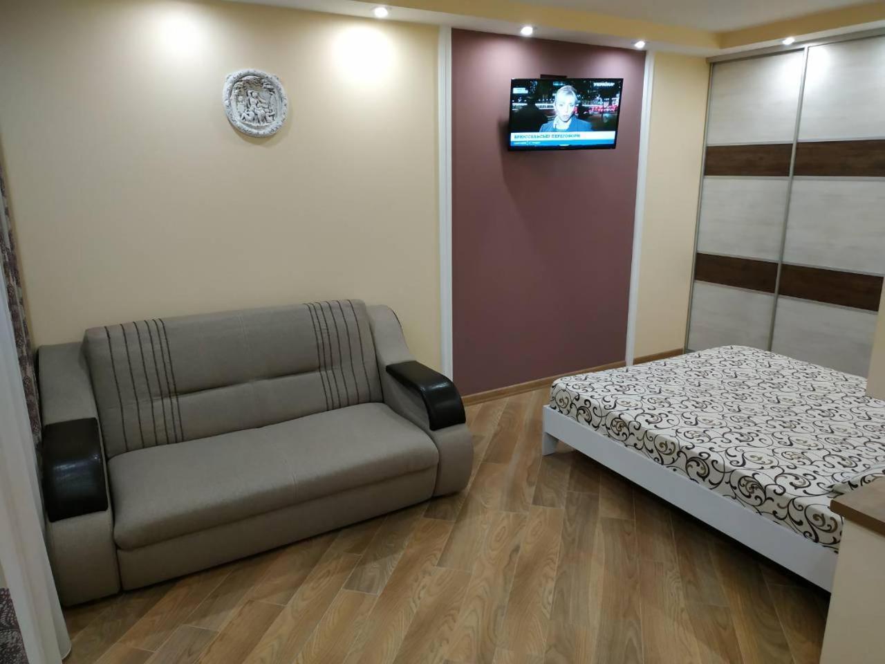 Apartments In The Center Maidan Rivne Exterior foto