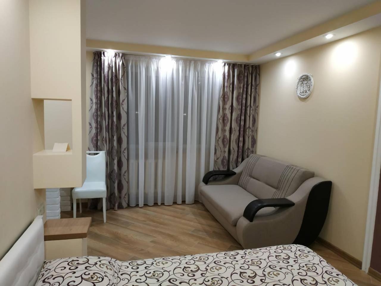 Apartments In The Center Maidan Rivne Exterior foto